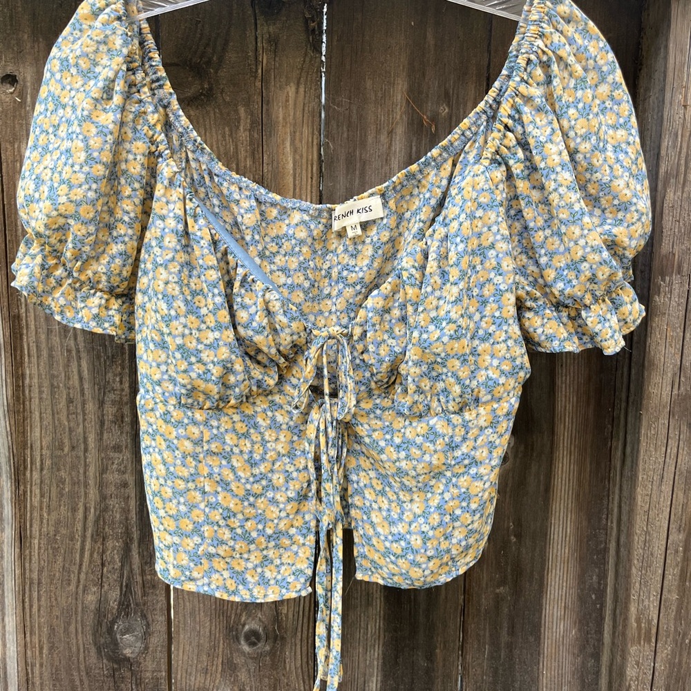 French Kiss shear floral cropped top size (M).